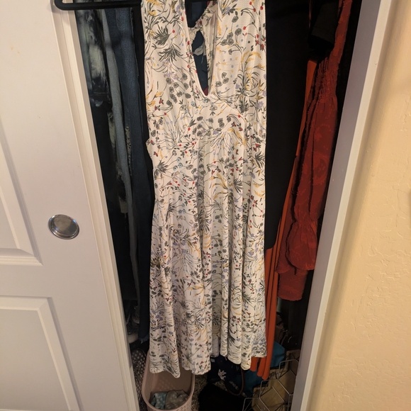 Sadie & Sage Floral Halter Midi Dress | Size M | Boho Sustainable Boutique - Picture 2 of 6